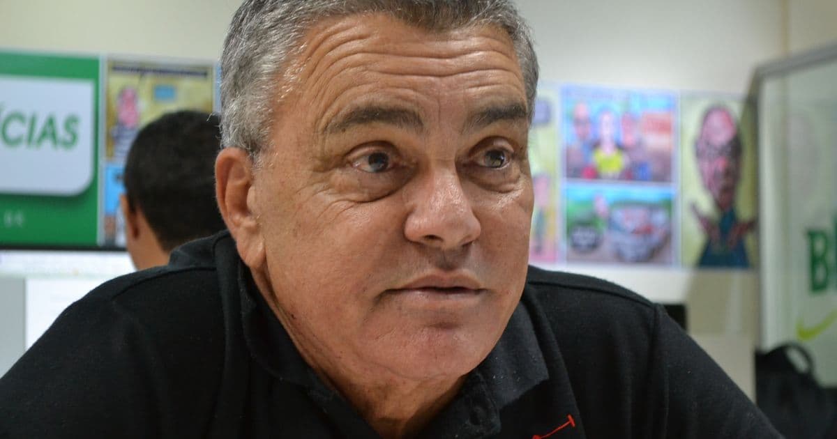 Terceiro uniforme do Vitória deve ser lançado em até 40 dias, diz Paulo Carneiro