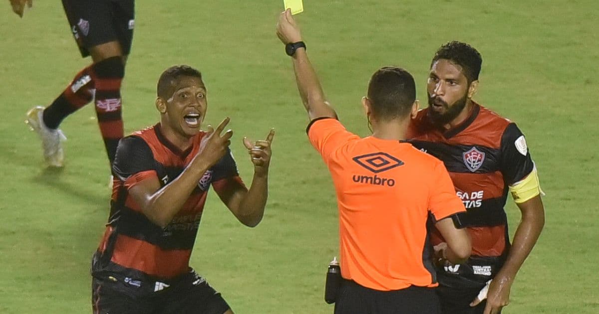 Gabriel Bispo recebe o 3º amarelo e desfalca o Vitória na semifinal da Copa do Nordeste