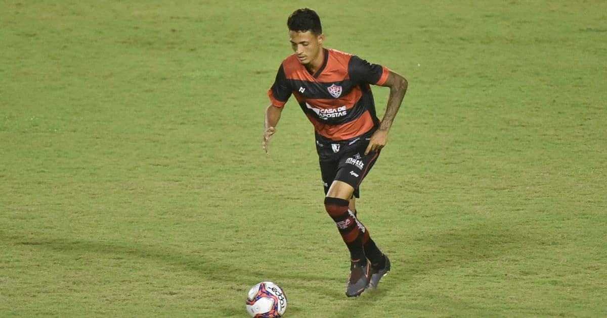 Zagueiro Mateus Moraes, do Vitória, está na seleção da 15ª rodada da Série B