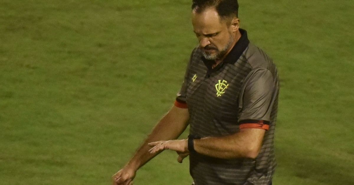 Wagner Lopes elogia aplicação dos jogadores do Vitória após triunfo: 'Esse é o espírito'