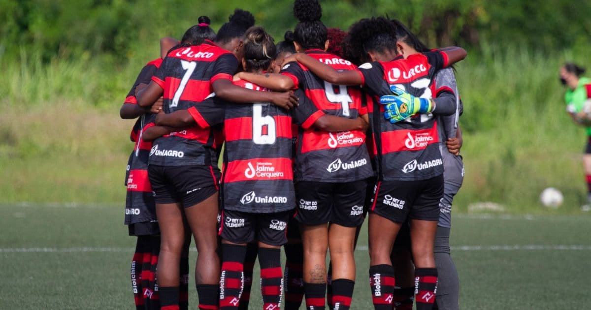 Vitória busca parceria para seguir com futebol feminino em 2022