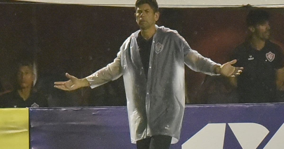 Técnico do Vitória critica gol sofrido e diz que alguns atletas 'sentem peso' da camisa