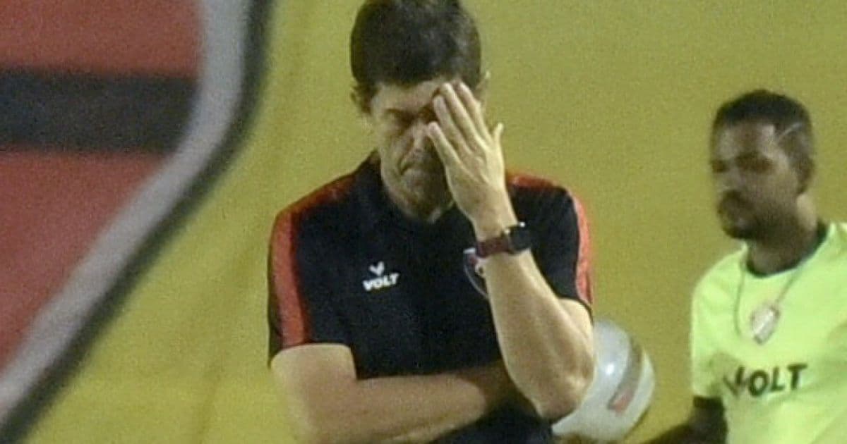 Fabiano Soares é demitido do comando técnico do Vitória