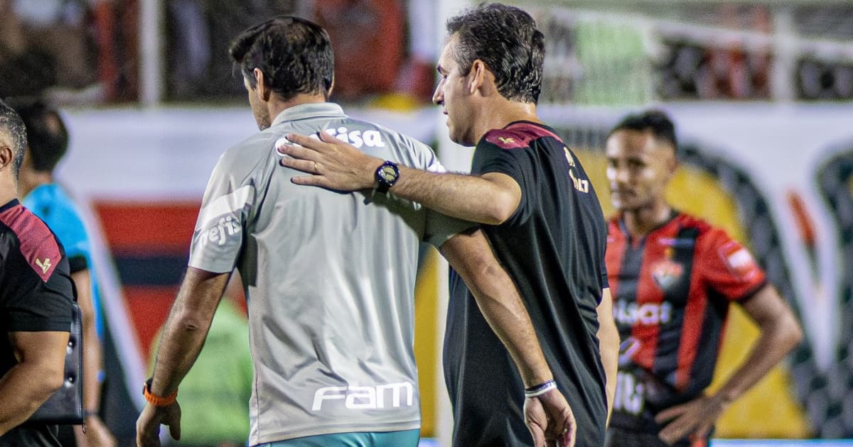 Após reclamação de técnico do Palmeiras, Léo Condé defende gramado do Barradão