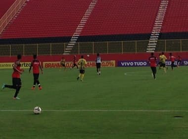 Em jogo-treino &#039;quente&#039;, Vitória vence seleção de Santo Amaro