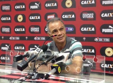 Após empate, Jorginho fala sobre atuação de Ayrton e estreia de Beltrán no Vitória