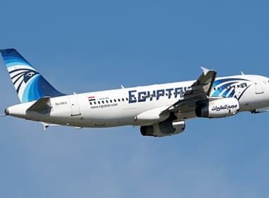 Avião da EgyptAir enviou mensagens de falhas e fumaça momentos antes da queda