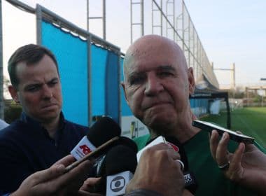 Valdir Espinosa é demitido do Grêmio e lamenta: 'Dia mais triste da minha vida'