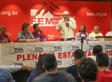 'Não fiquem com essa bobagem de que não serei candidato', diz Lula em Vitória