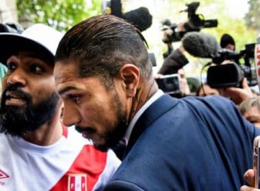 Infantino recebe Guerrero e lamenta sanção, mas diz que Fifa não pode anular pena