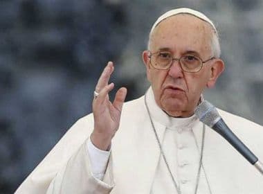 Papa Francisco diz que aborto é 'luva branca' equivalente aos crimes nazistas