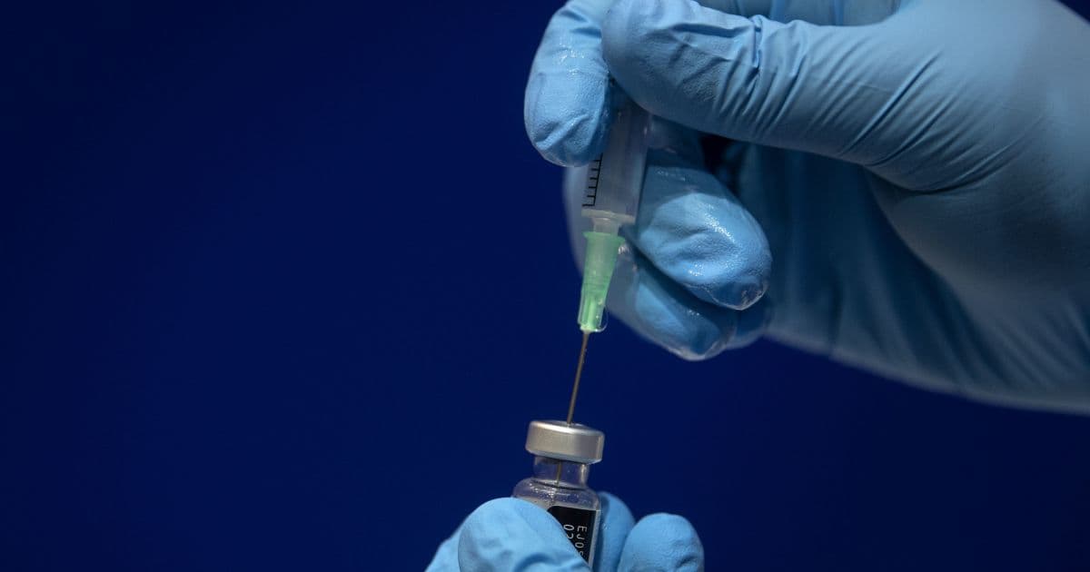 EUA aprovam uso emergencial de vacina da Pfizer contra a Covid-19