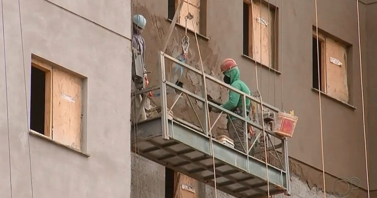 Governo vai simplificar licenças para obras de 'baixo risco urbanístico', como de residências