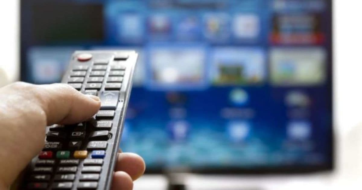 Menos pessoas assistem à TV ao vivo, mas nem todas migraram para o streaming