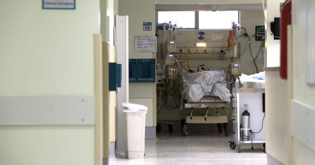 Com hospitais lotados por Covid, mais pacientes jovens e graves ocupam UTIs