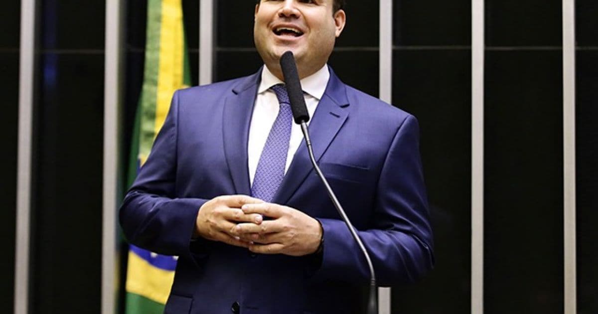 Base de Bolsonaro evita apoio já à reeleição e cogita migrar para Lula