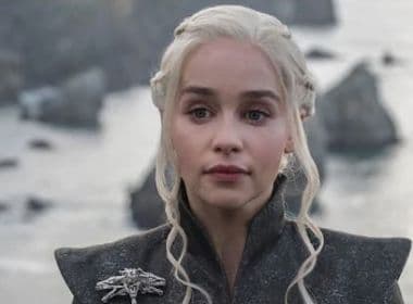 Emilia Clarke faz tatuagem de dragões para lembrar papel de 'Game of Thrones'