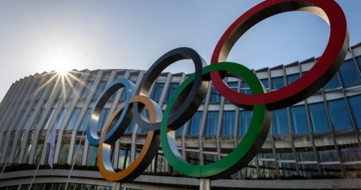 Atletas e até organizadores aglomeram e relaxam uso de máscara nas Olimpíadas