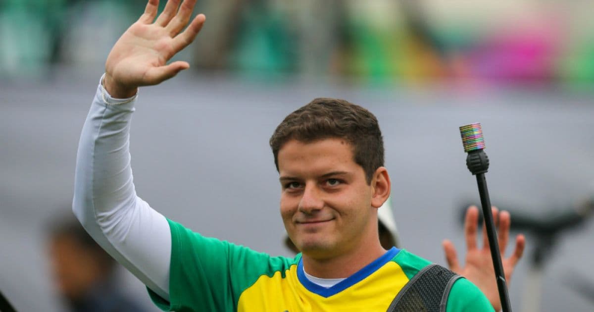'Neymar arqueiro', D'Almeida vira esperança de medalha para o Brasil no tiro com arco