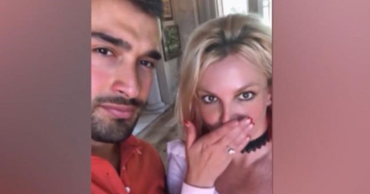Britney Spears desativa conta do Instagram para celebrar noivado