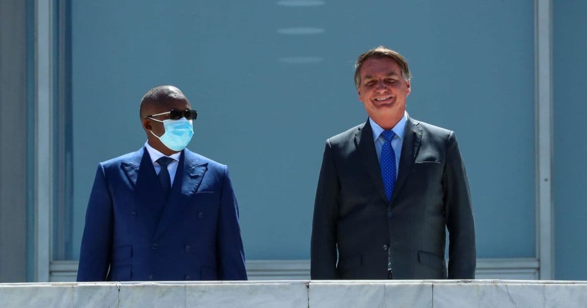 Governo gasta ao menos R$ 300 mil com viagem de 'Bolsonaro da África' ao Brasil