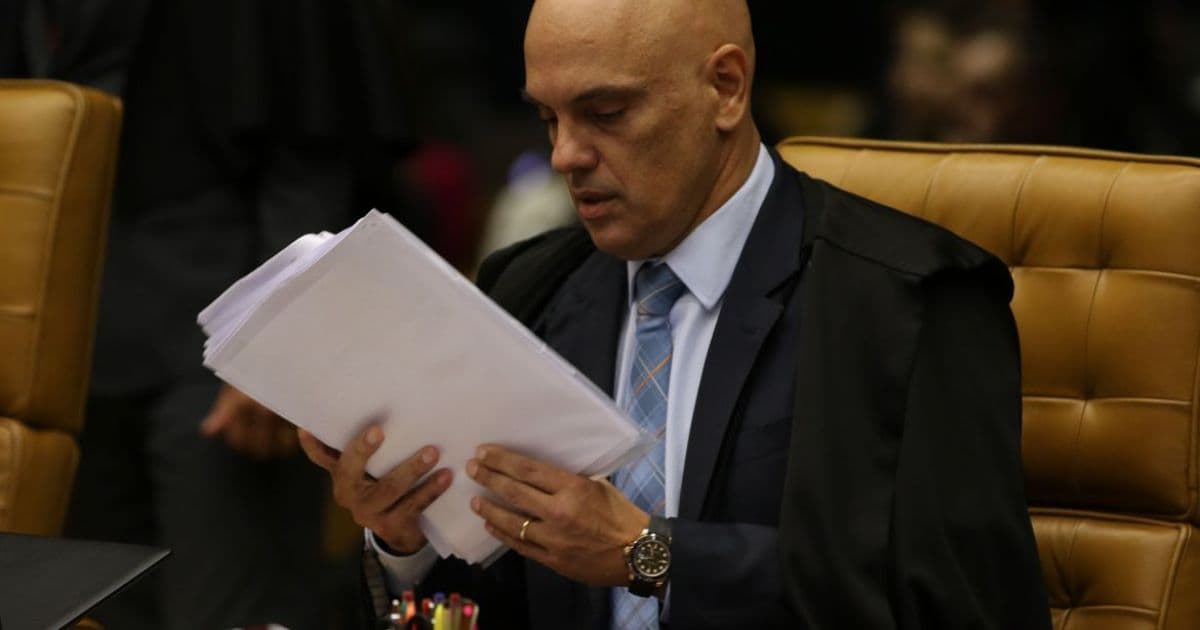Moraes abre inquérito contra Bolsonaro por associar Aids a vacinas contra Covid