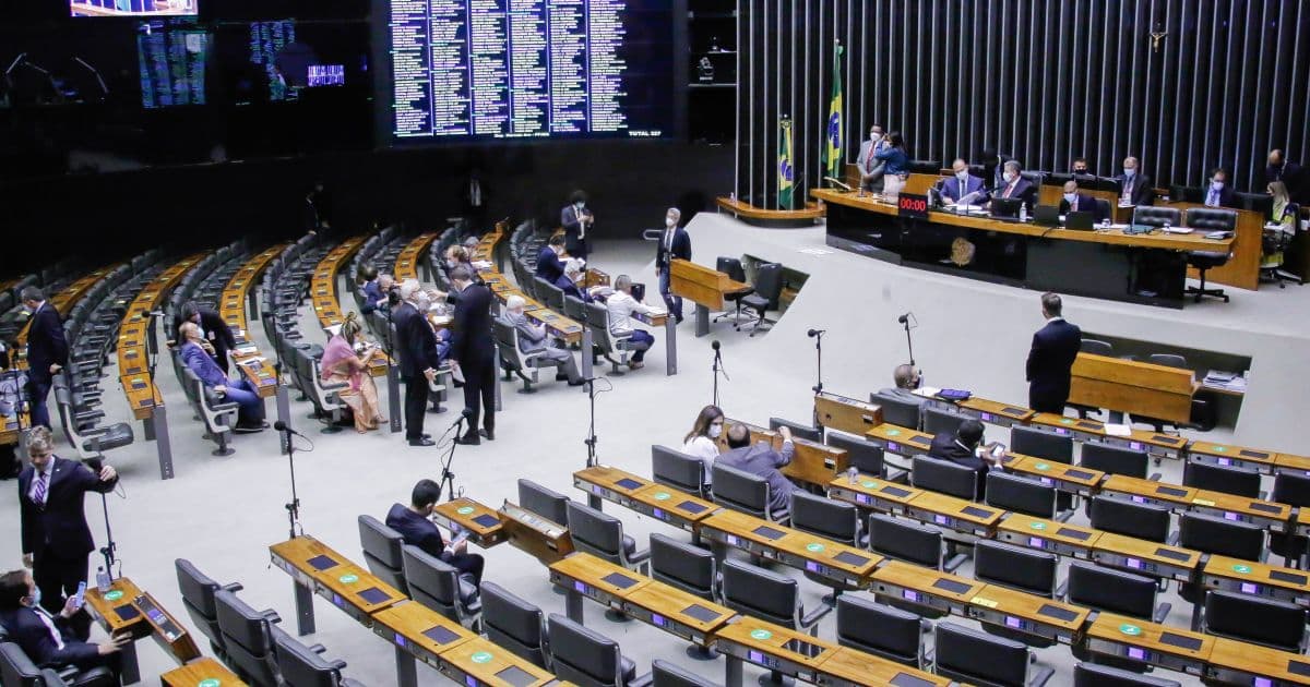 Governo Bolsonaro discute volta do fundão eleitoral de R$ 5,7 bilhões em 2022