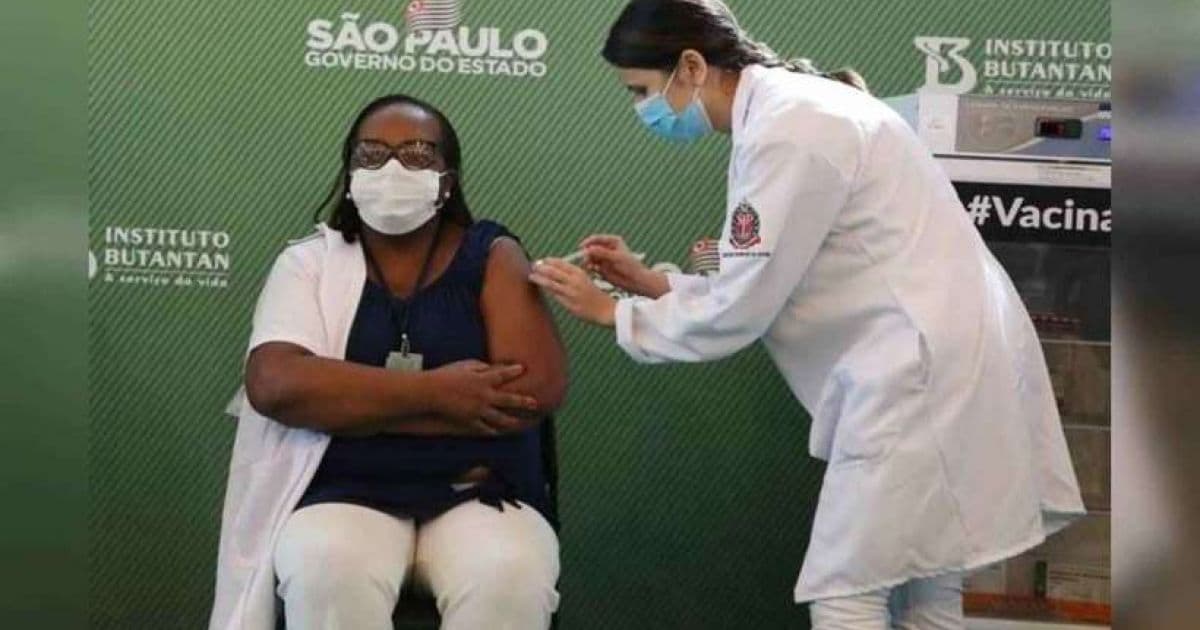 Em meio a nova alta de casos, Brasil completa um ano de vacinação contra Covid-19