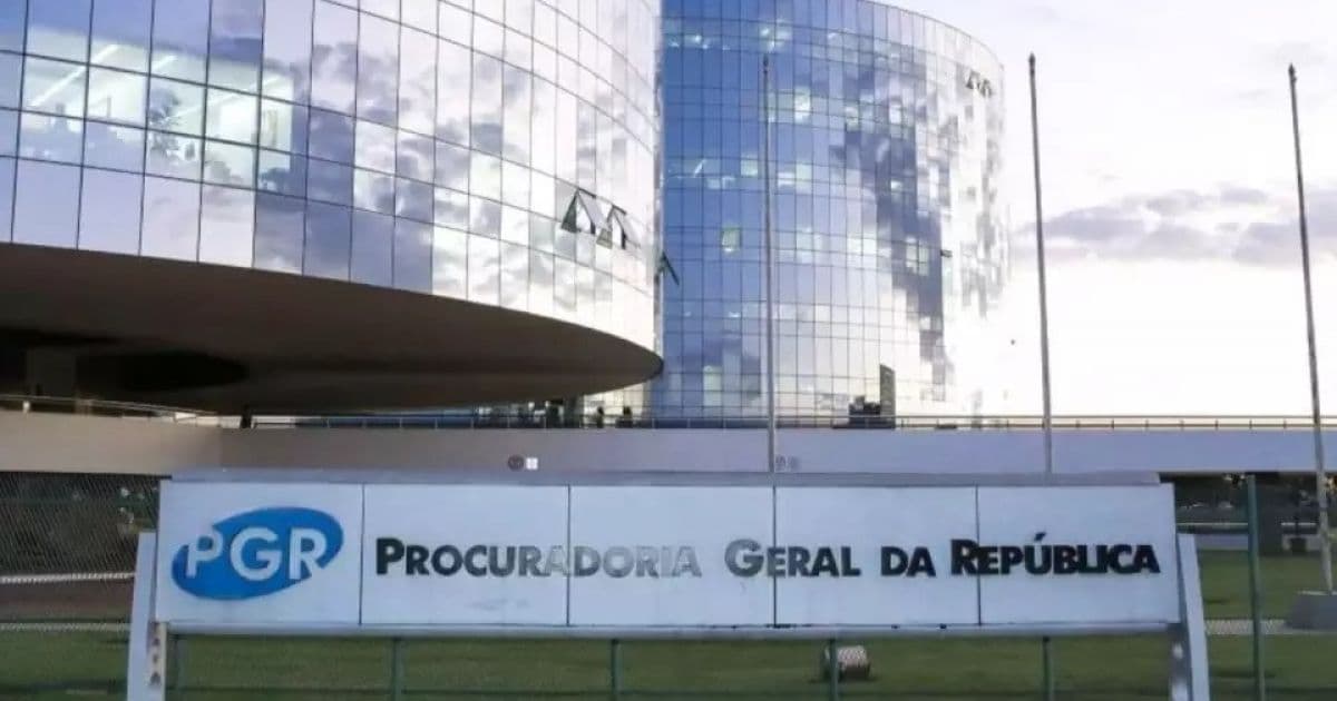 PGR avalia acenos a Bolsonaro e STF ao analisar indulto de Silveira e ação contra Moraes