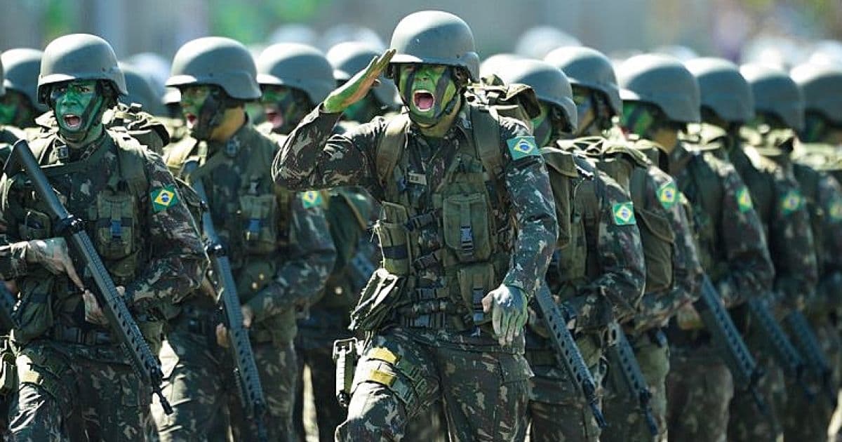Forças Armadas mudam às pressas desfile militar no Rio por ordem de Bolsonaro