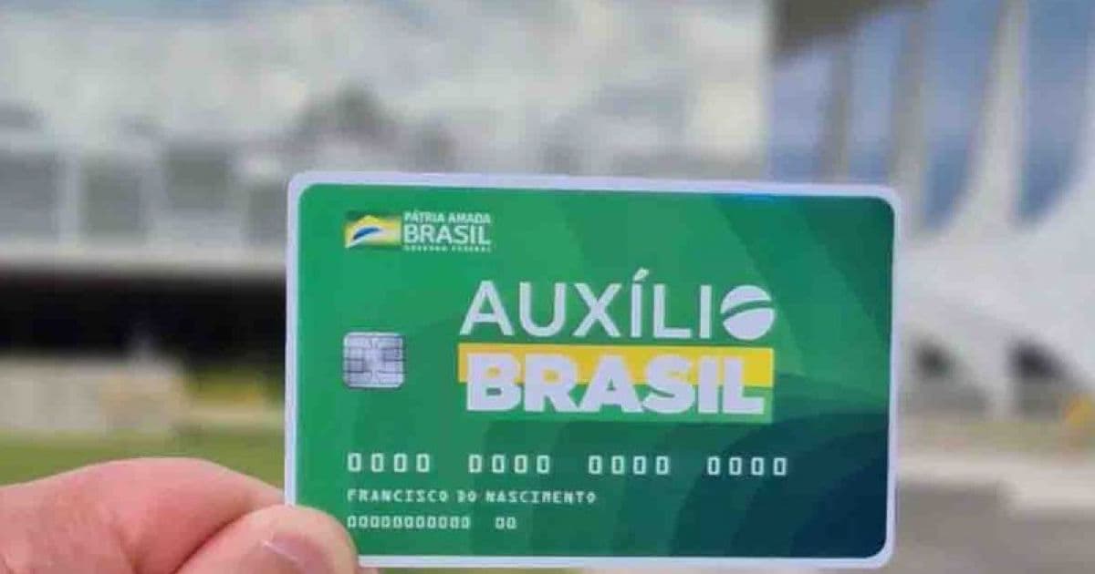 Bolsonaro regulamenta empréstimo do Auxílio Brasil sem definir limite de juros