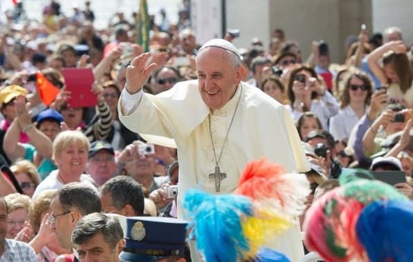 Imagem sobre Papa Francisco diz que renunciar ao cargo não deveria 'virar moda'