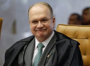 Fachin pede vista e TSE adia decisão sobre ação contra Bolsonaro e dono da Havan