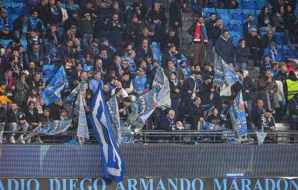 Torcida do Napoli no estádio