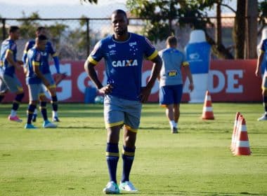 Flamengo insiste em Dedé, mas Cruzeiro dificulta saída
