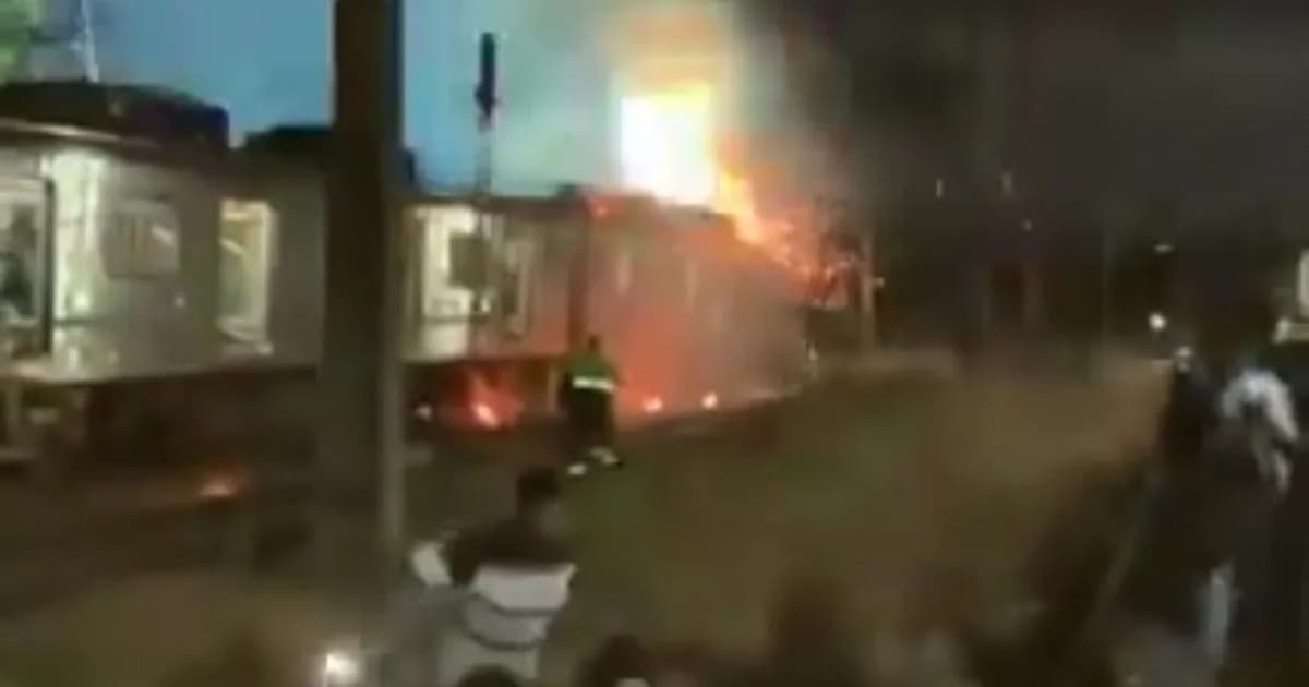 VÍDEO: Trem pega fogo na zona norte do Rio; duas mulheres ficaram feridas