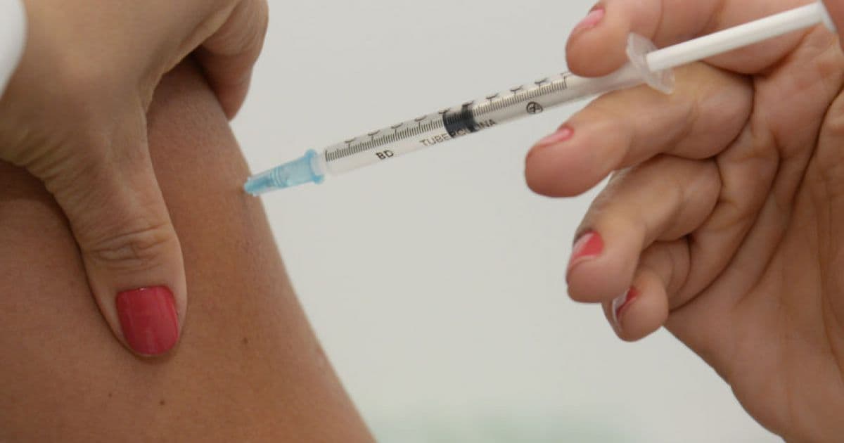 Governo quer aumentar exigência de carteirinha de vacinação nas empresas