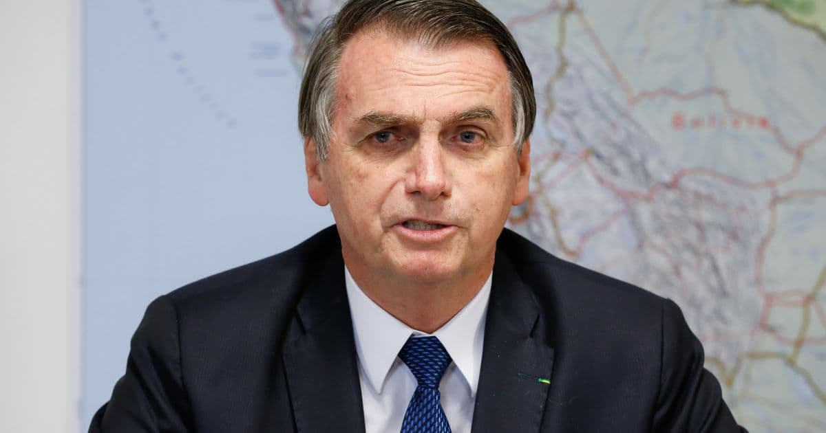 Bolsonaro assina decreto que proíbe 'vossa excelência' em comunicação do governo