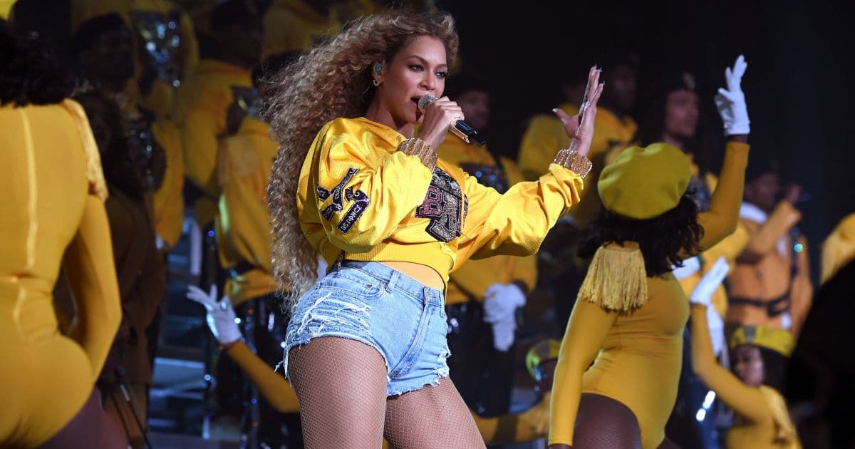 Beyoncé lança documentário e álbum ao vivo simultaneamente