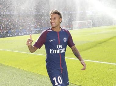Diretor do PSG diz que Neymar decidiu permanecer para a próxima temporada