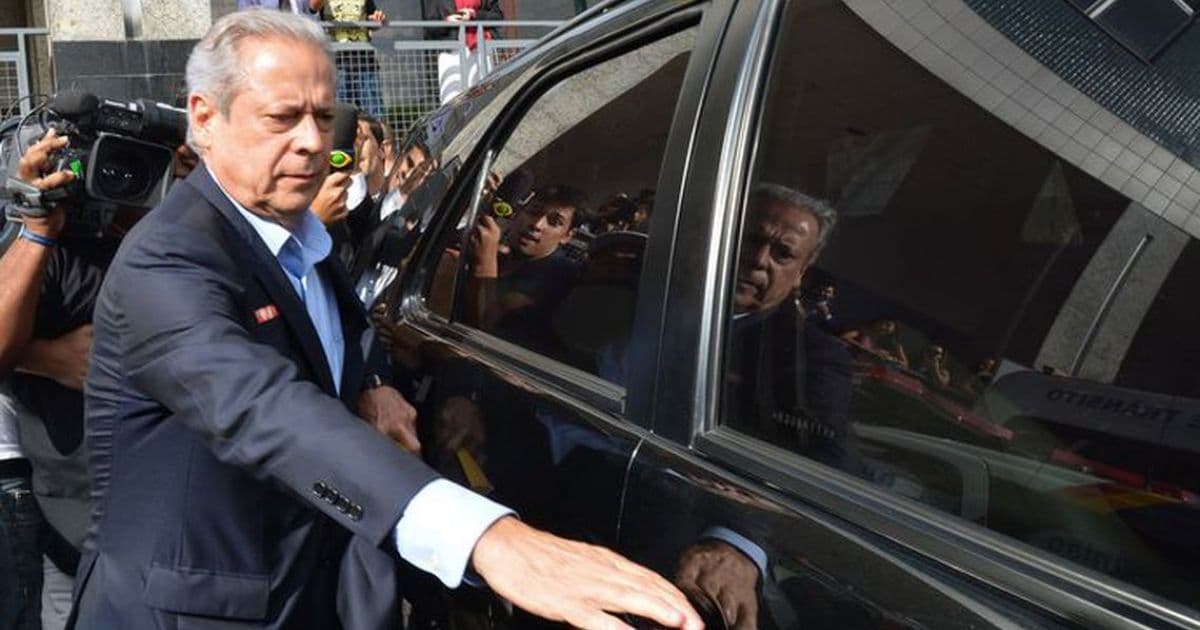 Ex-ministro José Dirceu se entrega à PF para cumprir nova pena na Lava Jato