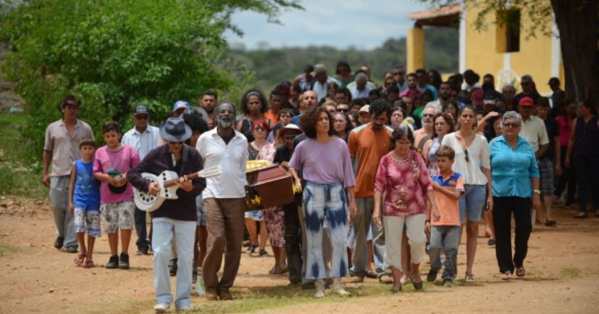 'Bacurau' e 'Vida Invisível' estão na disputa para representar o Brasil no Oscar