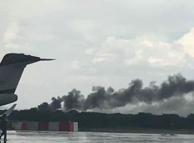 Jato da Embraer da Aeroméxico com 101 a bordo cai após decolagem; não há mortos