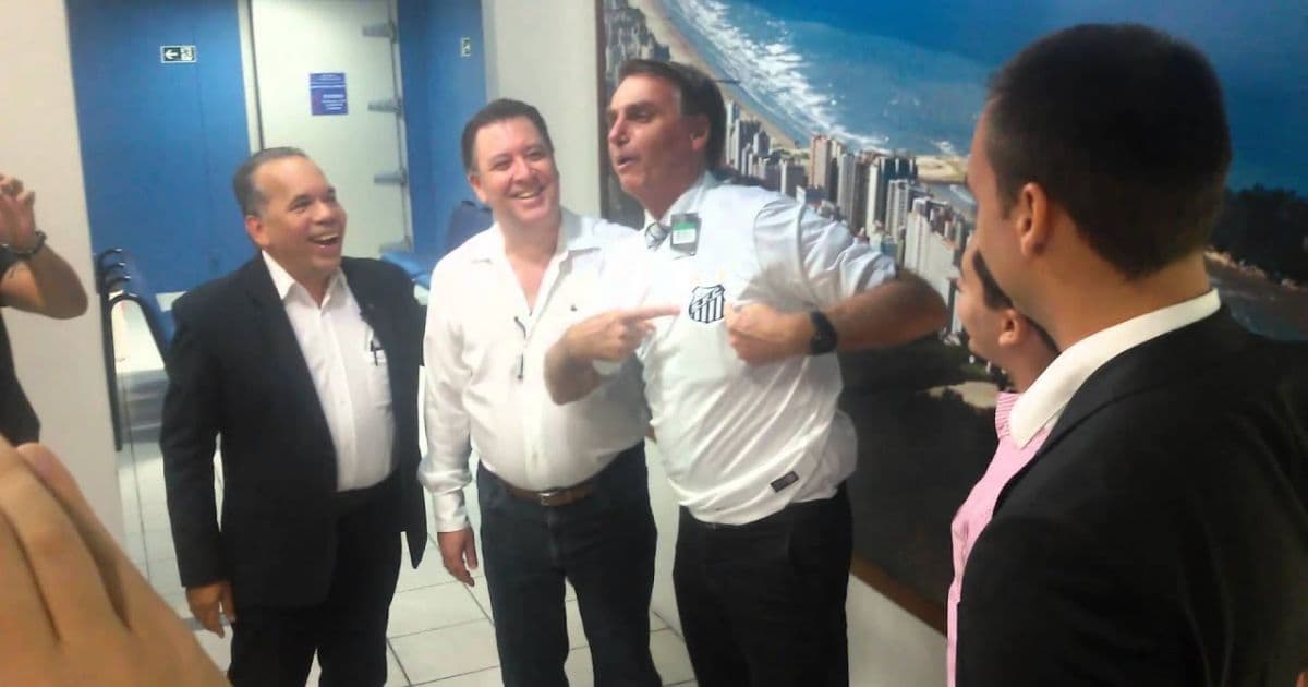 Bolsonaro minimiza rejeição de santistas e diz esperar bom tratamento na Vila