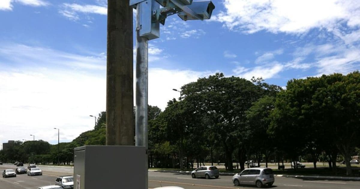 Bolsonaro pede que AGU recorra de decisão sobre retomada de radares em rodovias
