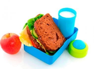 Nutricionistas dão dicas de como preparar uma merenda escolar saudável para os filhos