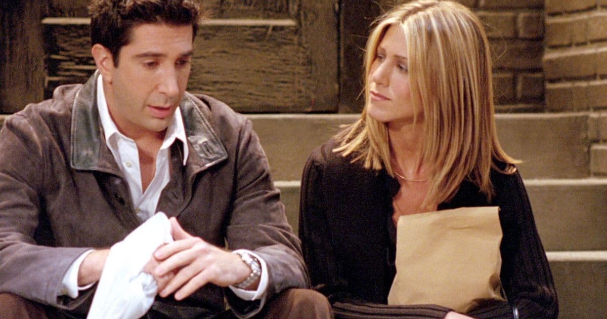 David Schwimmer, da série 'Friends', responde se Ross e Rachel estavam dando um tempo
