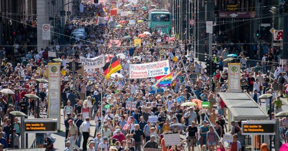Berlim proíbe nova manifestação de coronacéticos, neonazistas e extremistas