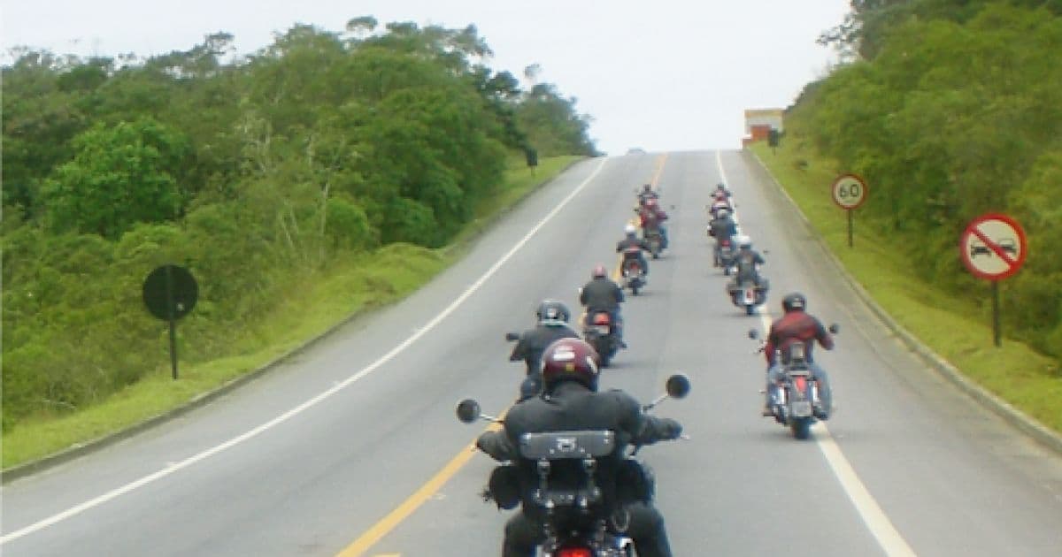 Bolsonaro defende isenção de pedágio a motos em novas concessões rodoviárias