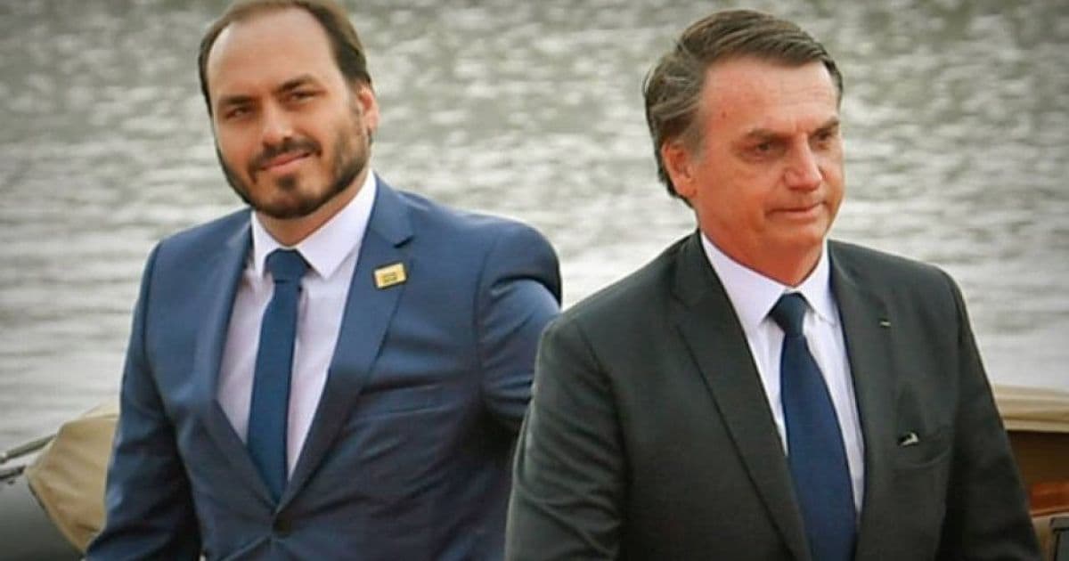 Bolsonaro faz doação eleitoral irregular ao filho Carlos em dinheiro vivo